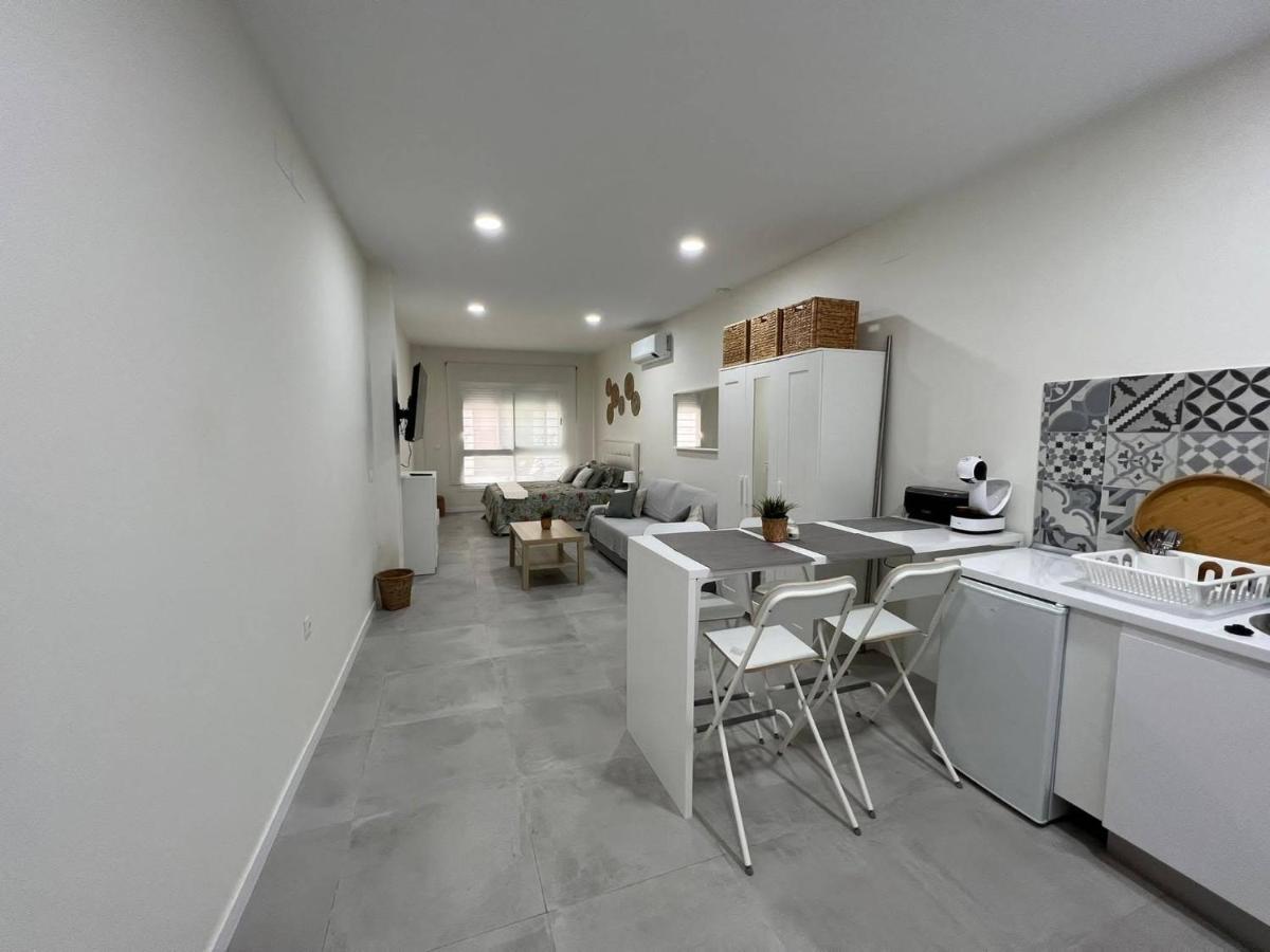 Centro Estudio Trinidad Malaga 3 Dış mekan fotoğraf