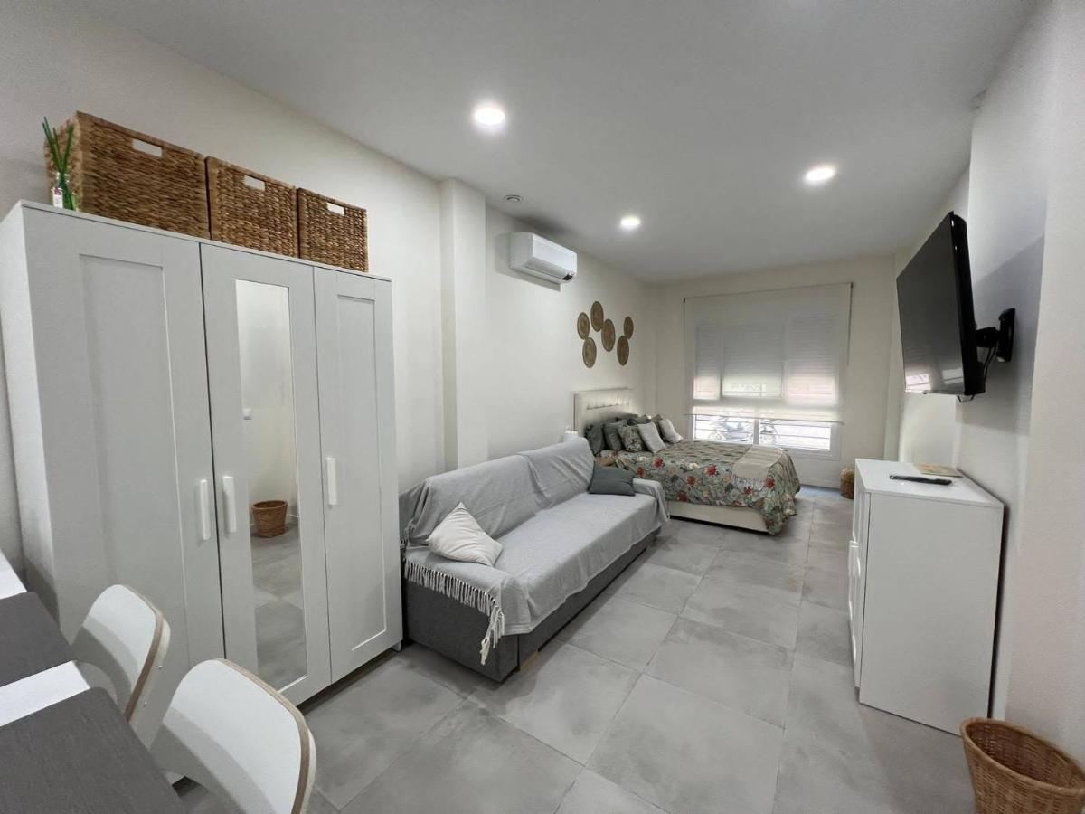 Centro Estudio Trinidad Malaga 3 Dış mekan fotoğraf