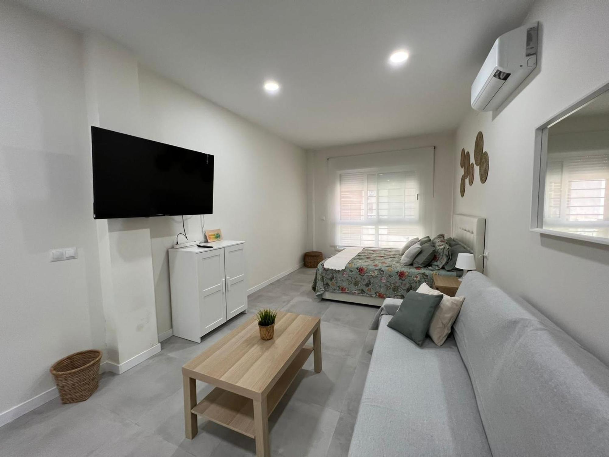 Centro Estudio Trinidad Malaga 3 Dış mekan fotoğraf